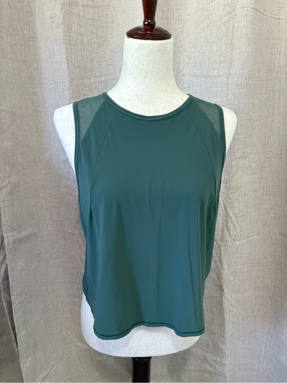 lululemon athletica dark Forest Sculpt cropped tank size 8
